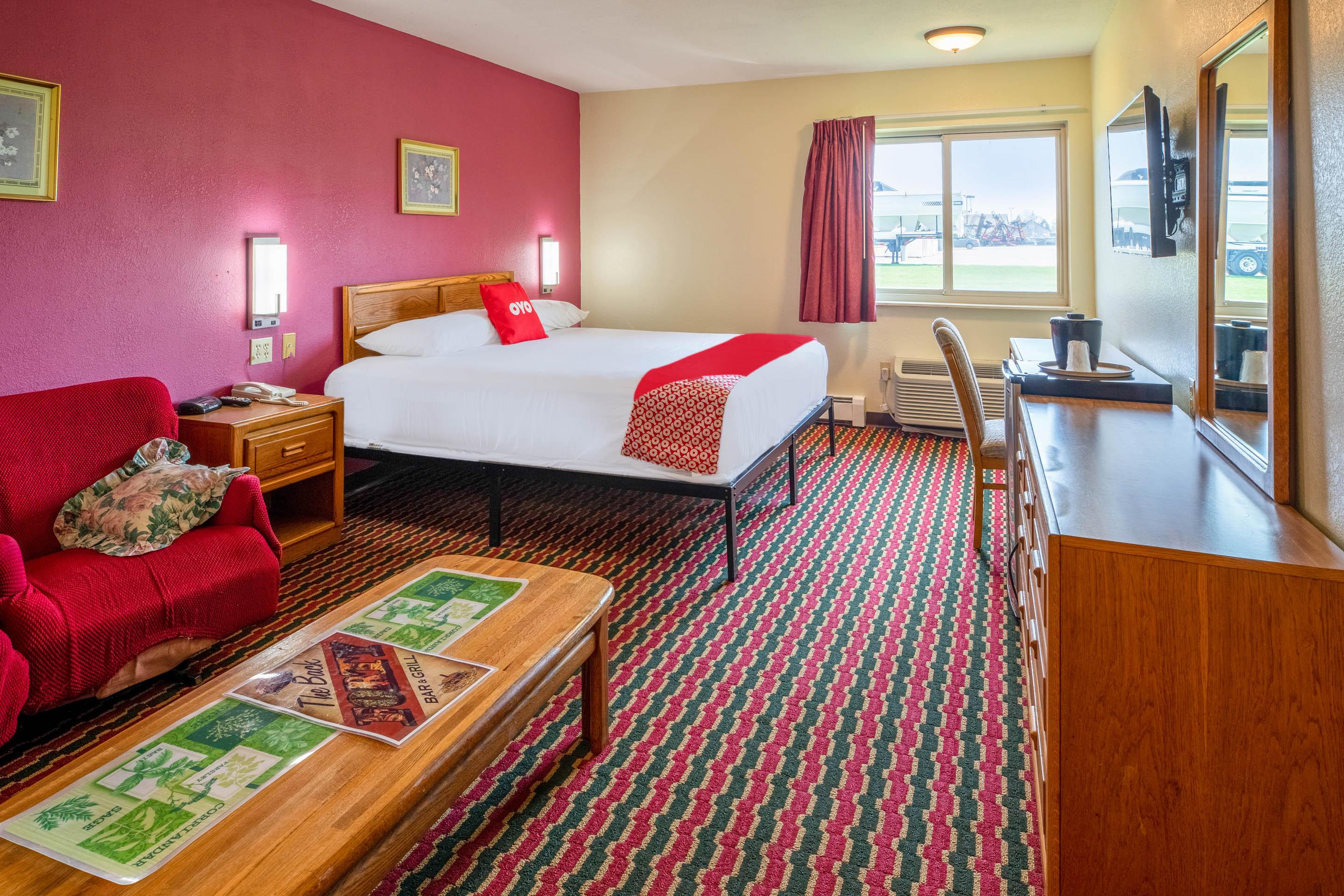 Oyo Hotel Chesaning Route 52 & Hwy 57 ภายนอก รูปภาพ