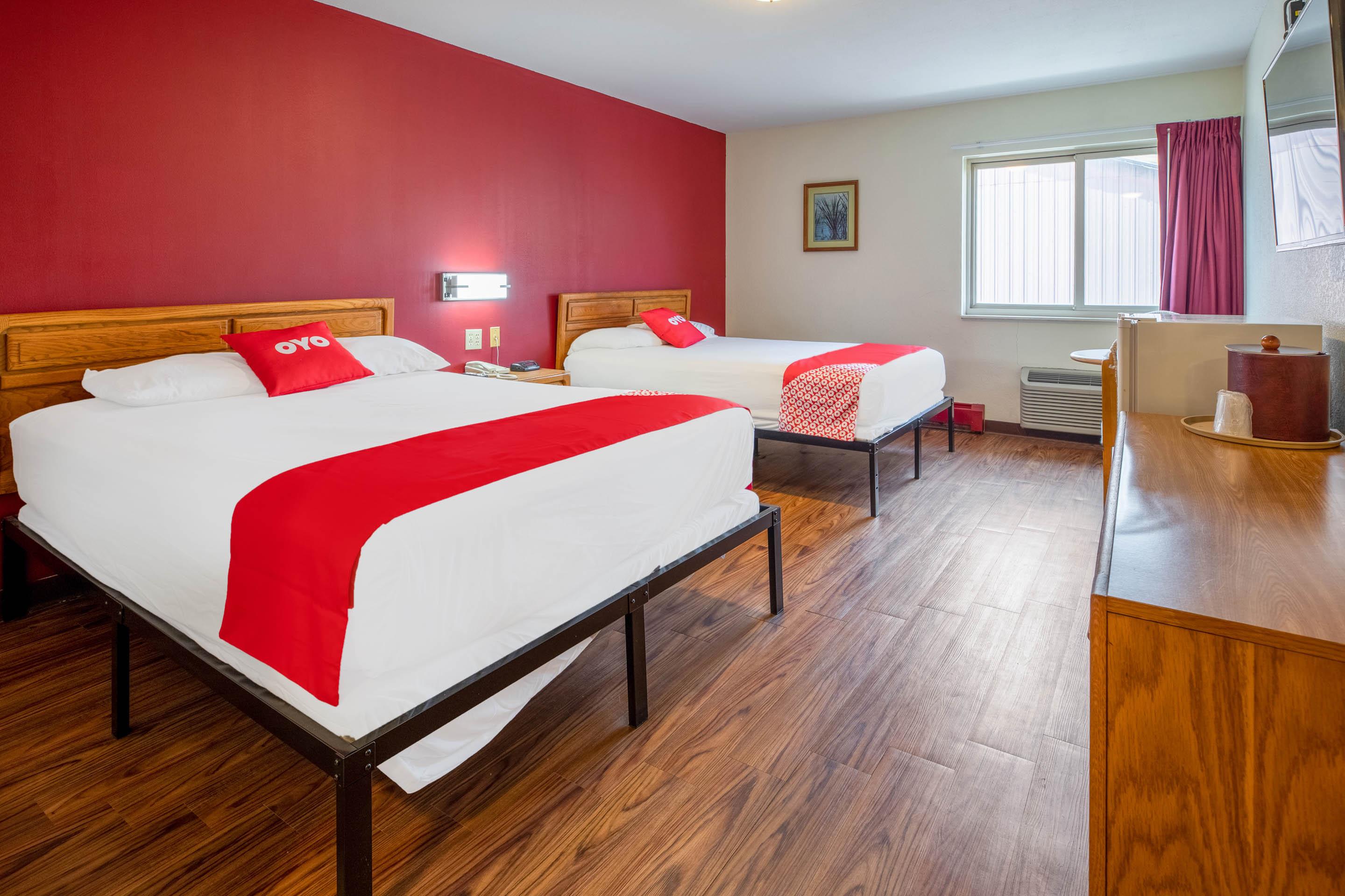 Oyo Hotel Chesaning Route 52 & Hwy 57 ภายนอก รูปภาพ