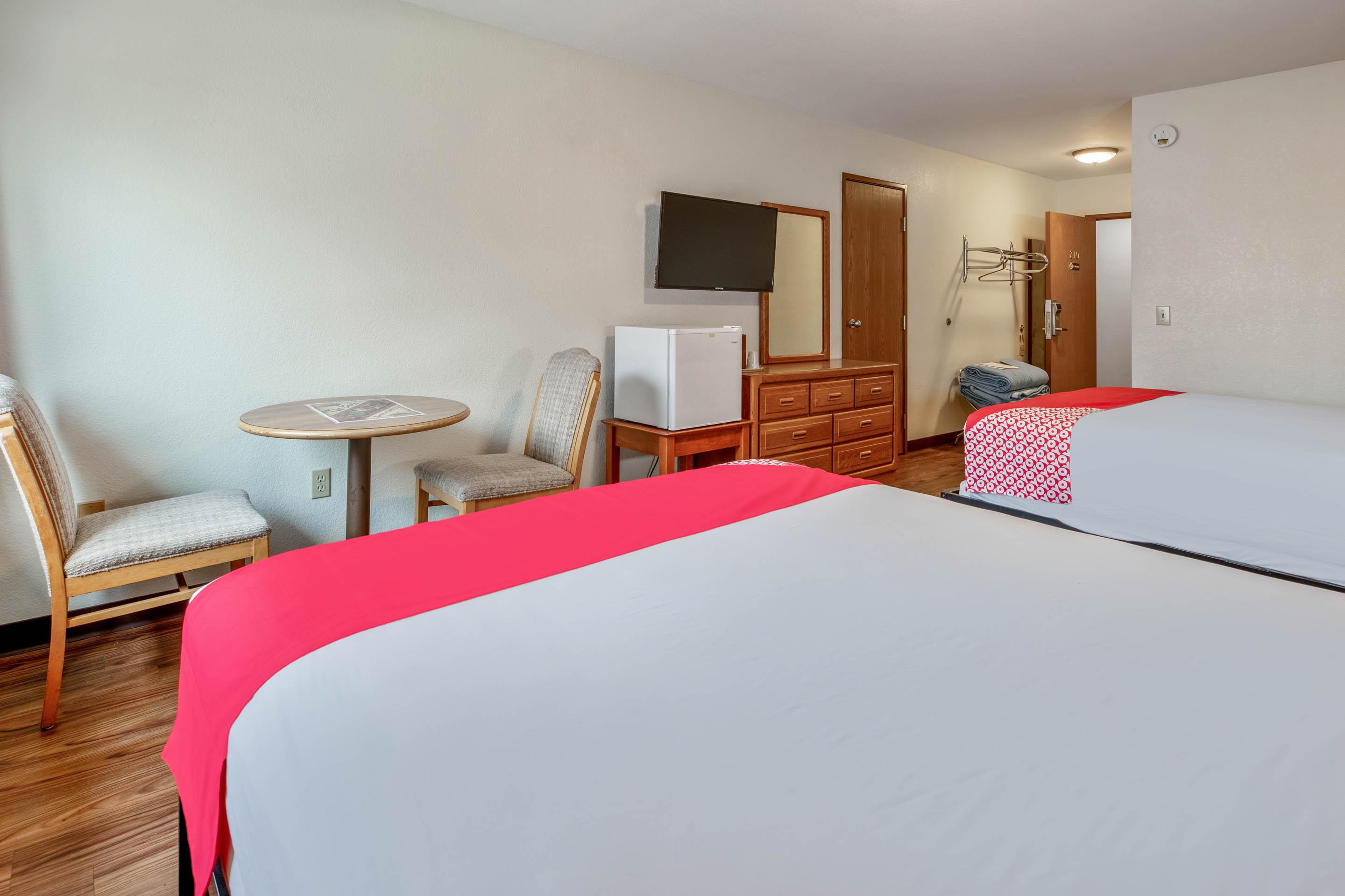 Oyo Hotel Chesaning Route 52 & Hwy 57 ภายนอก รูปภาพ