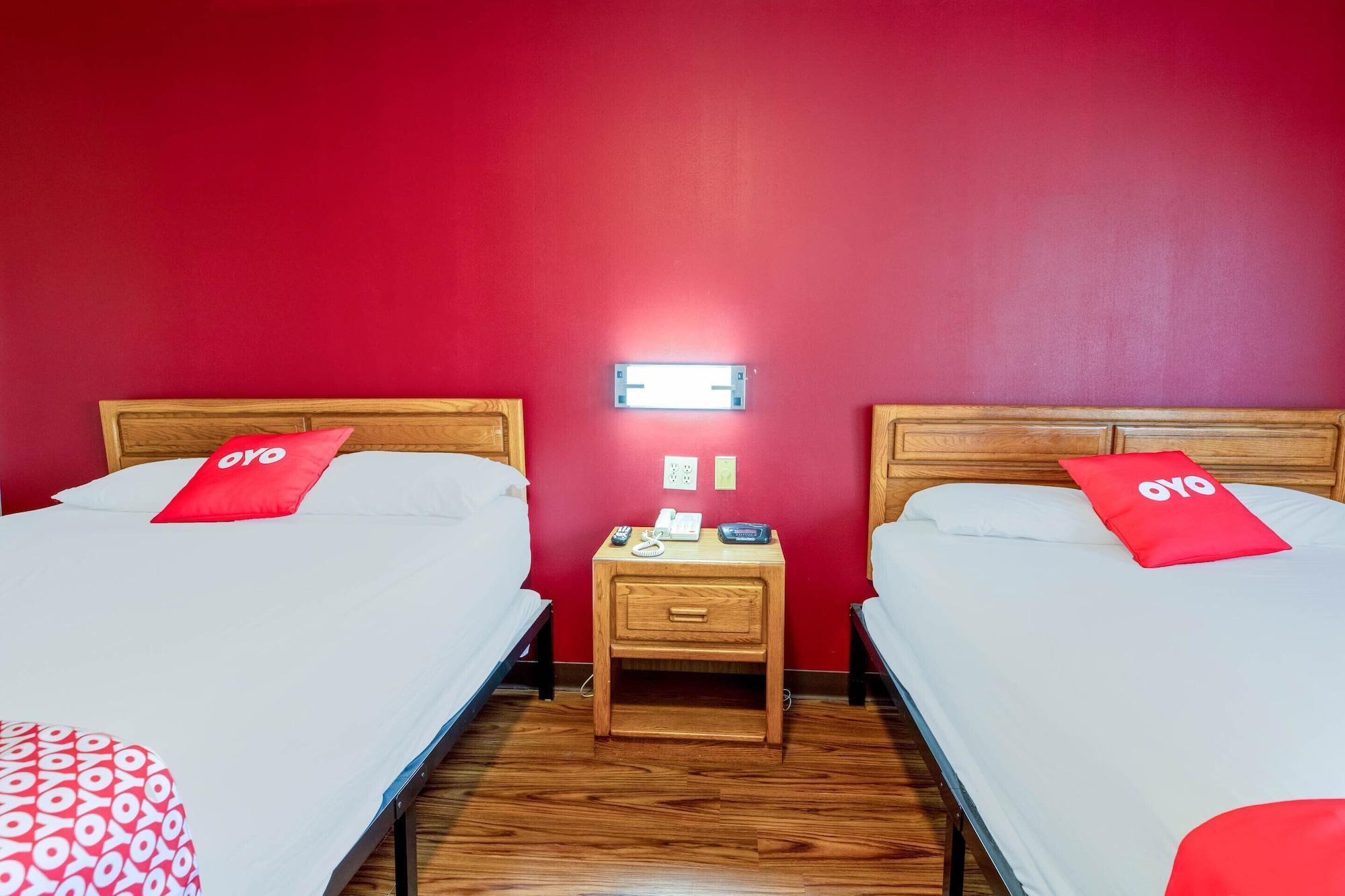 Oyo Hotel Chesaning Route 52 & Hwy 57 ภายนอก รูปภาพ
