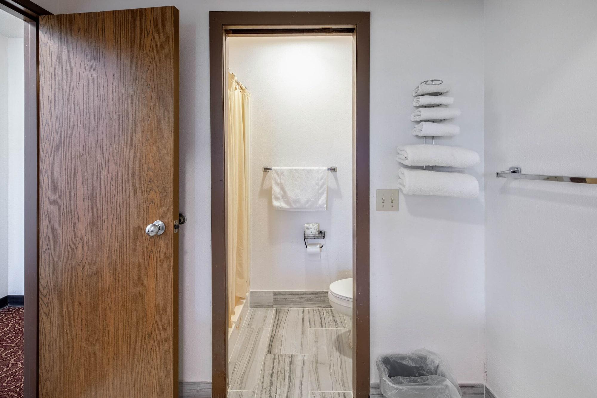Oyo Hotel Chesaning Route 52 & Hwy 57 ภายนอก รูปภาพ