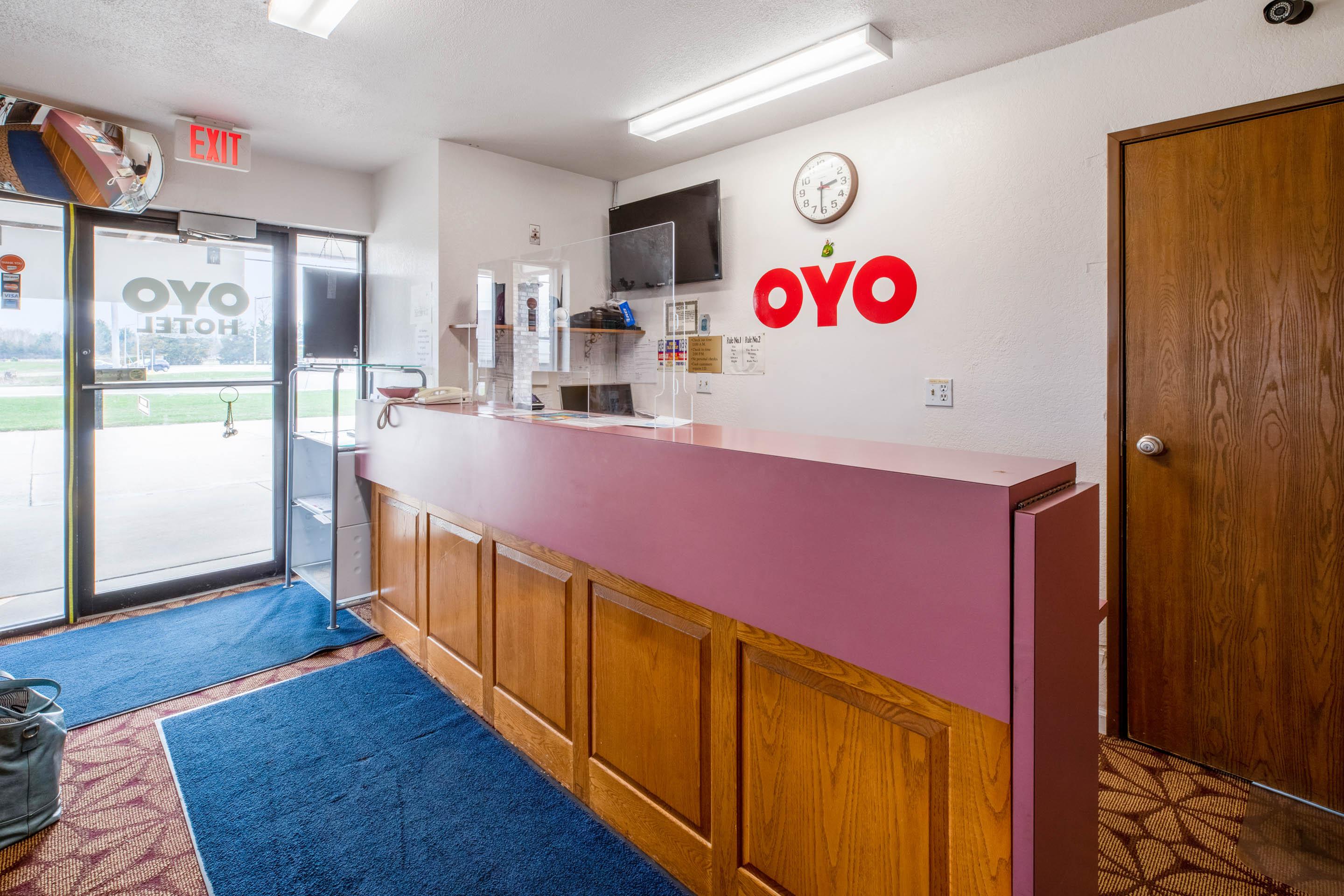 Oyo Hotel Chesaning Route 52 & Hwy 57 ภายนอก รูปภาพ