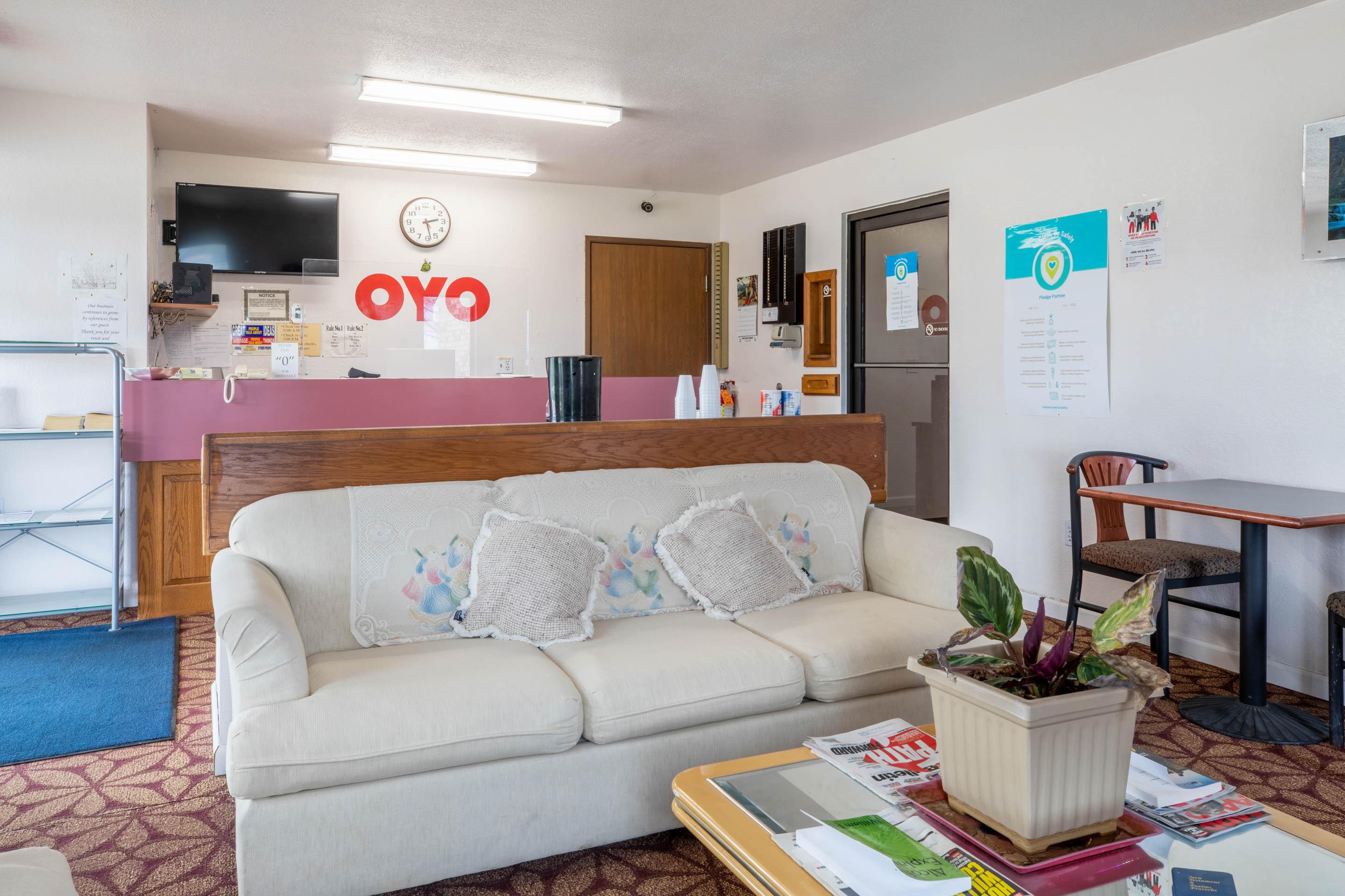 Oyo Hotel Chesaning Route 52 & Hwy 57 ภายนอก รูปภาพ