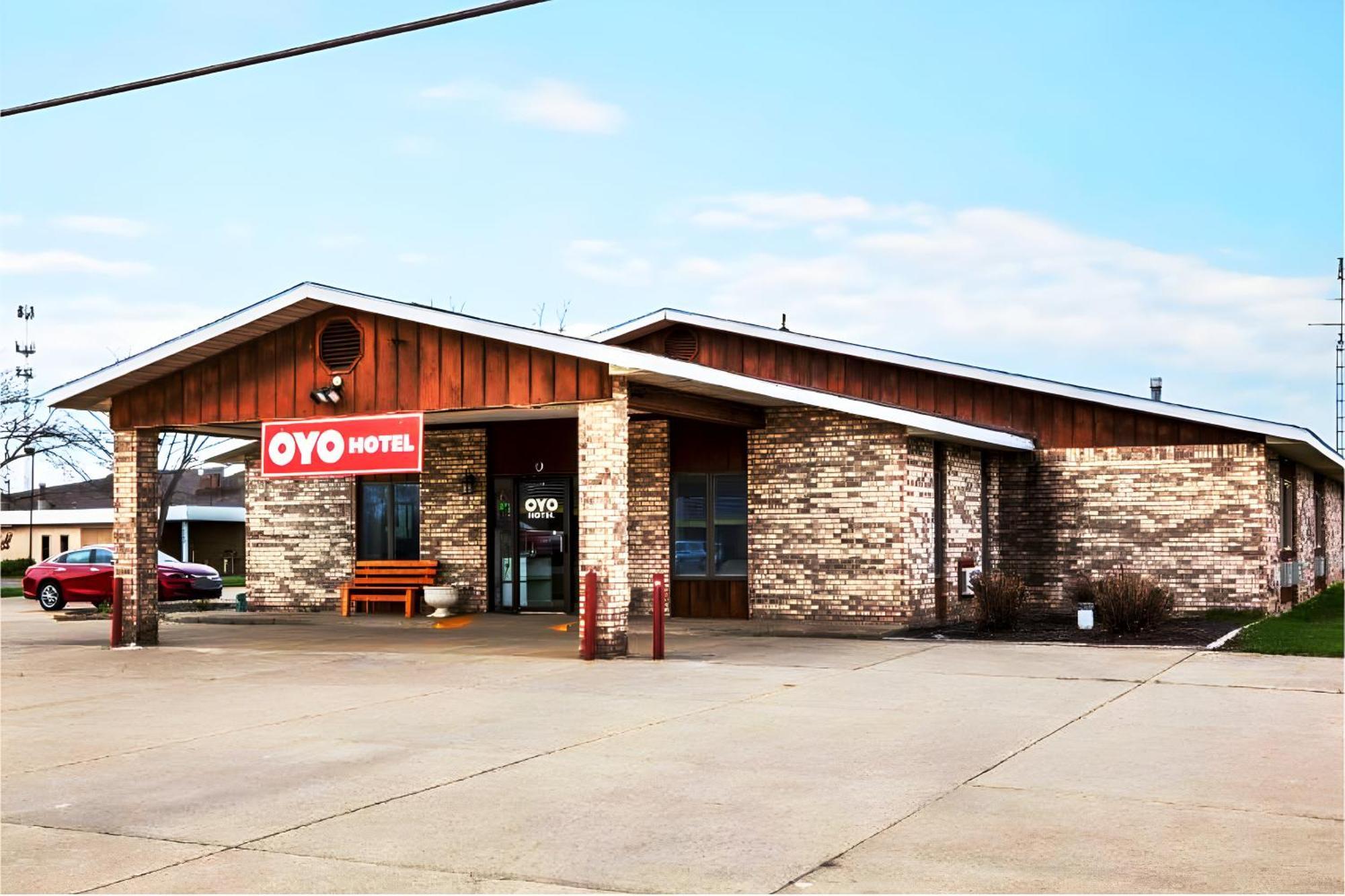 Oyo Hotel Chesaning Route 52 & Hwy 57 ภายนอก รูปภาพ